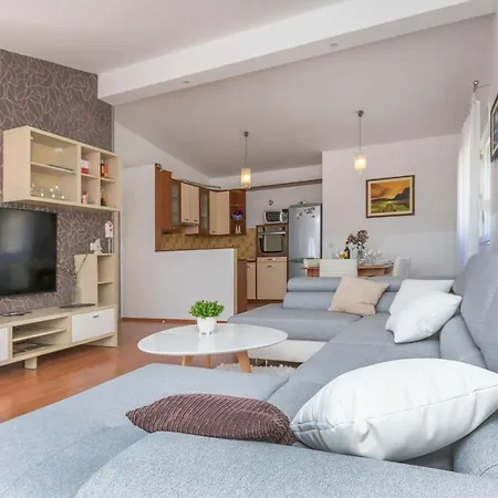 Apartment Goge